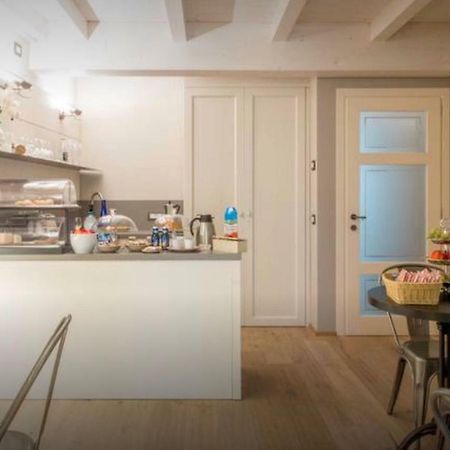 Bed and Breakfast Accademia 21 Мантуя Экстерьер фото