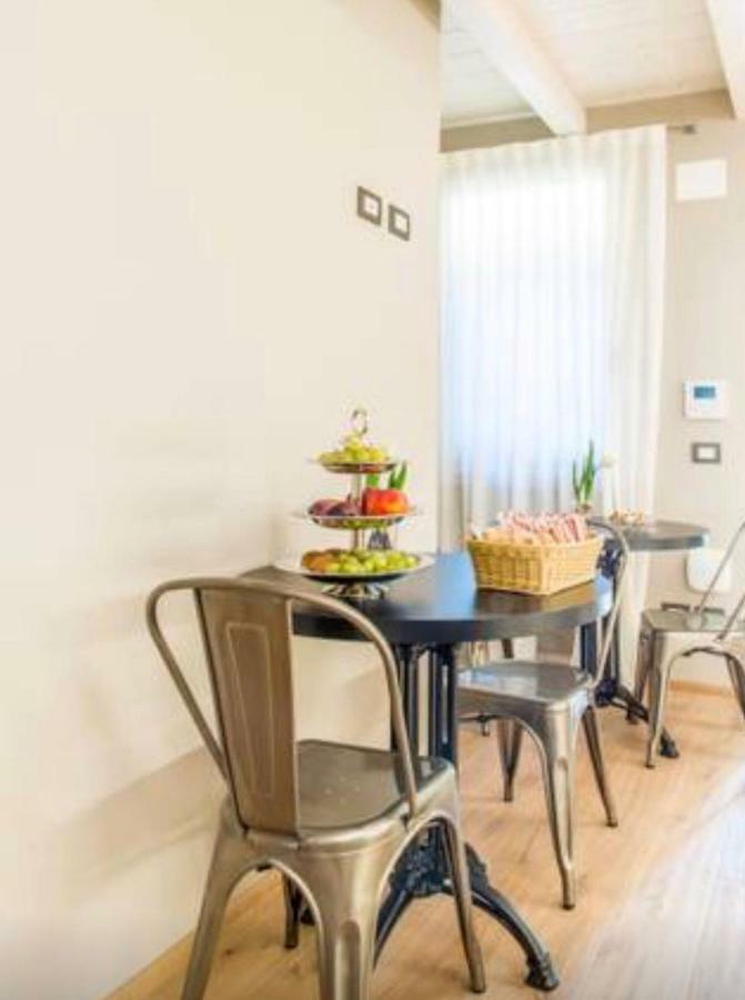 Bed and Breakfast Accademia 21 Мантуя Экстерьер фото